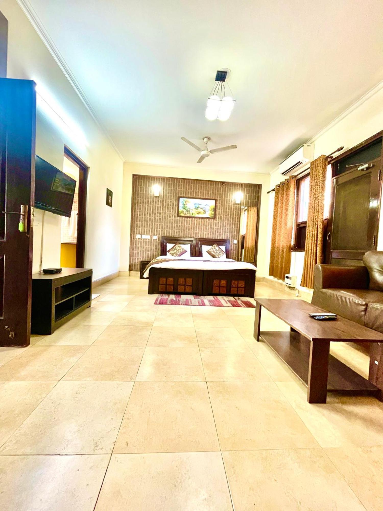 Studio Serviced Apartments Near Fortis Hospital Gurgaon Zewnętrze zdjęcie